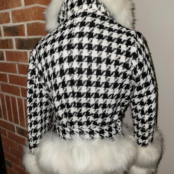 Coats Coats Coats - Picture 6 of 6